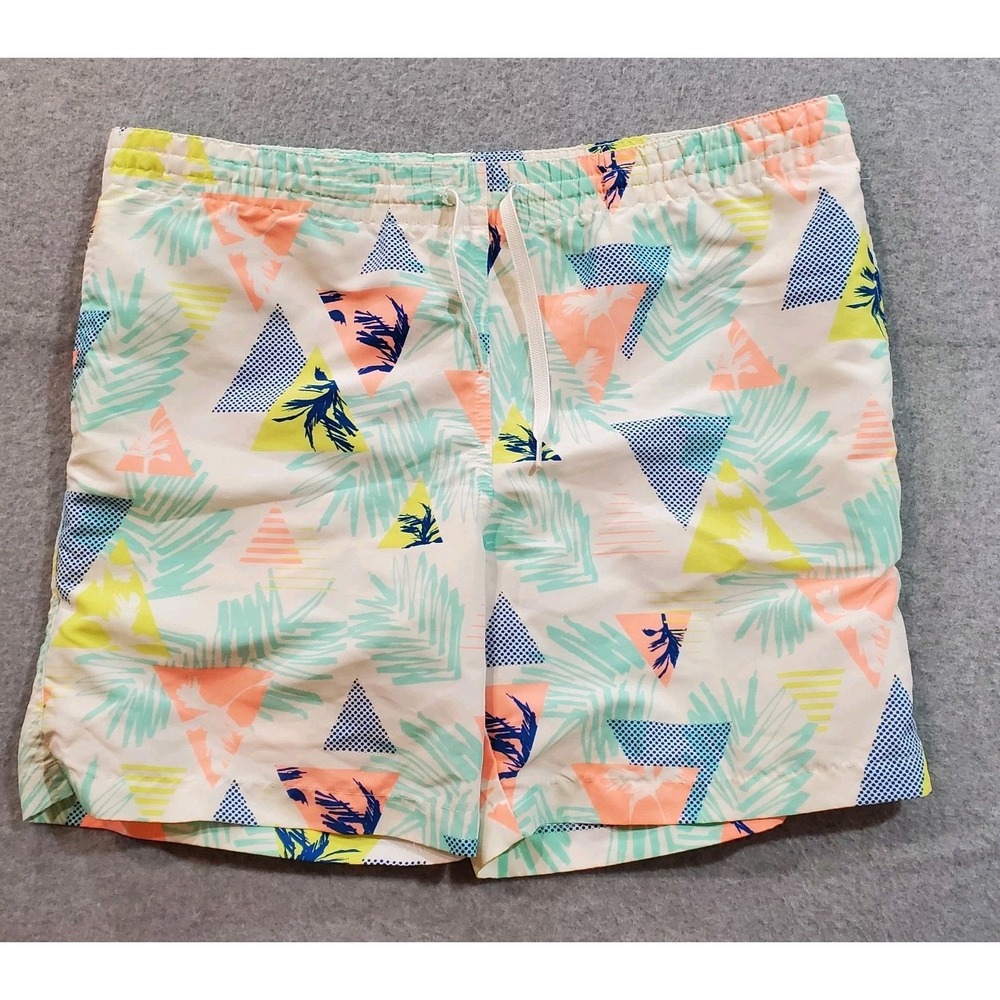 Chubbies Men's Medium The Tropical Bunches Lined‎ Swim Trunk AOP